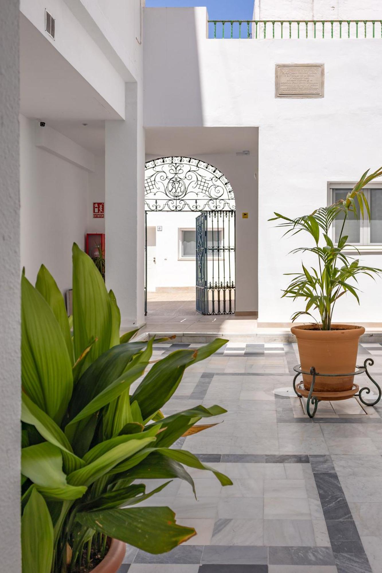 Cervantes Studios 6 Seville Exterior photo